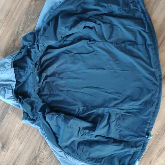 EUC TNF Ventrix Hoodie Jacket - Picture 7 of 9